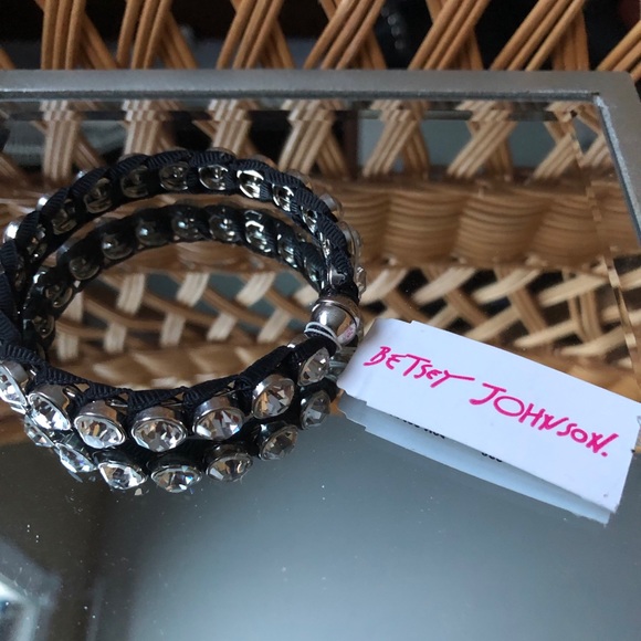 Betsy Johnson Bangle Bracelet with magnetic clasp - Picture 2 of 3